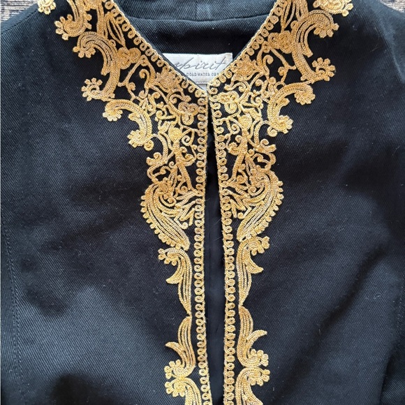 Elegant Black and Gold Women's Blazer - Picture 6 of 16